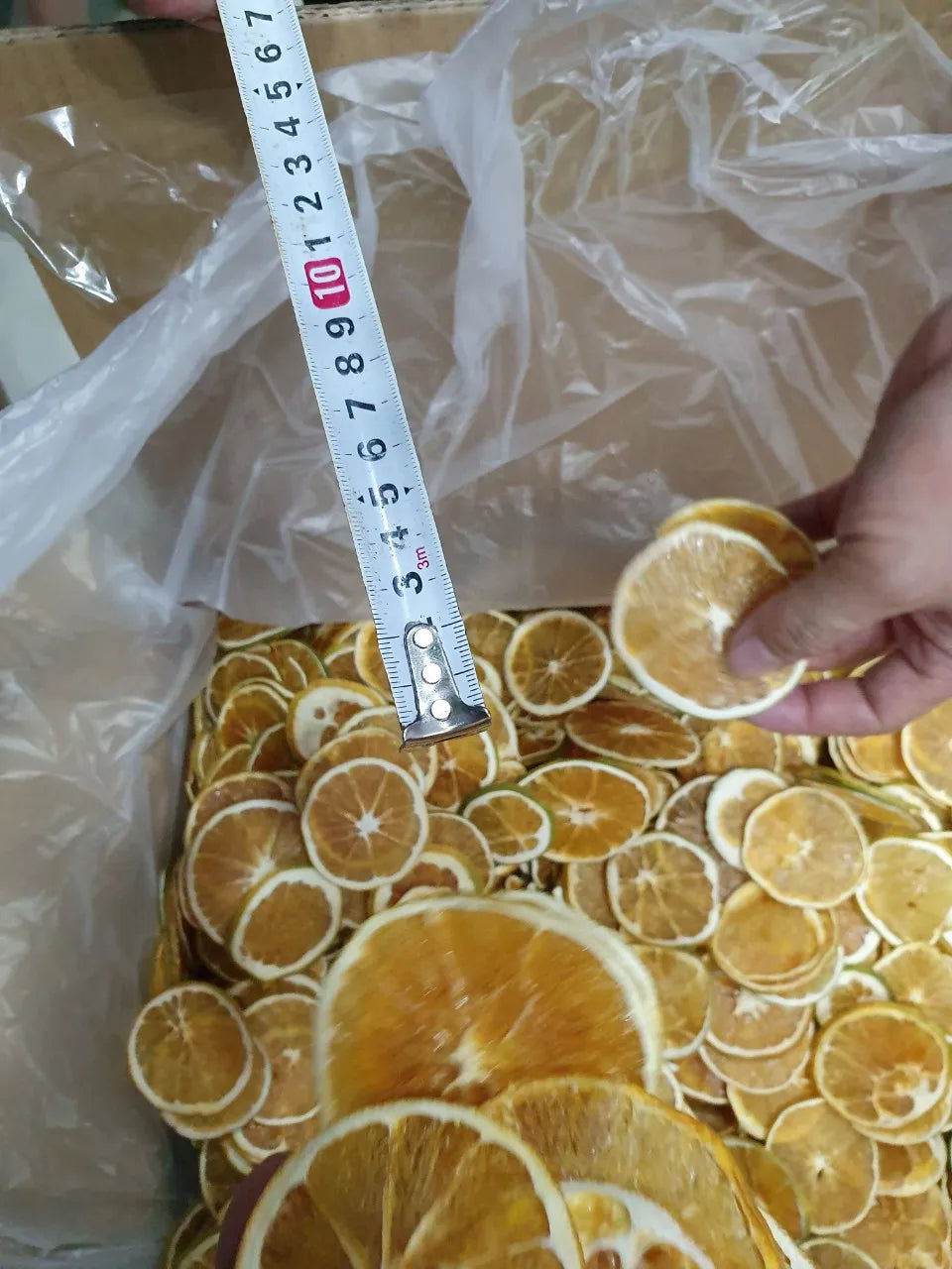 Dried Dehydrated Orange Fruit Slices Ideal for Cocktail Garnishes, Cake Decoration,