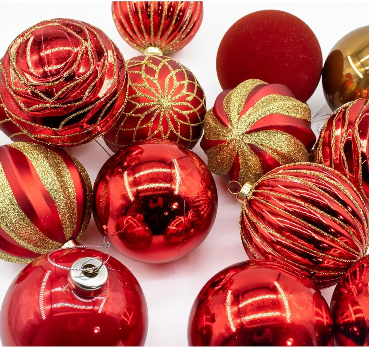 12-Piece Plastic Electroplated Luxury Christmas Ball Set 8cm/6cm Santa Red Gold Green