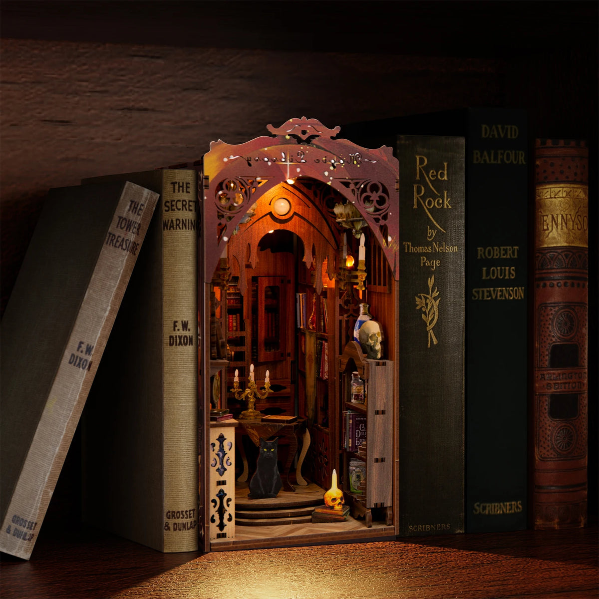 Wincent Body Sensor Light G6 UV Printing Design Miniature 3d Wooden Bookend Book Nook