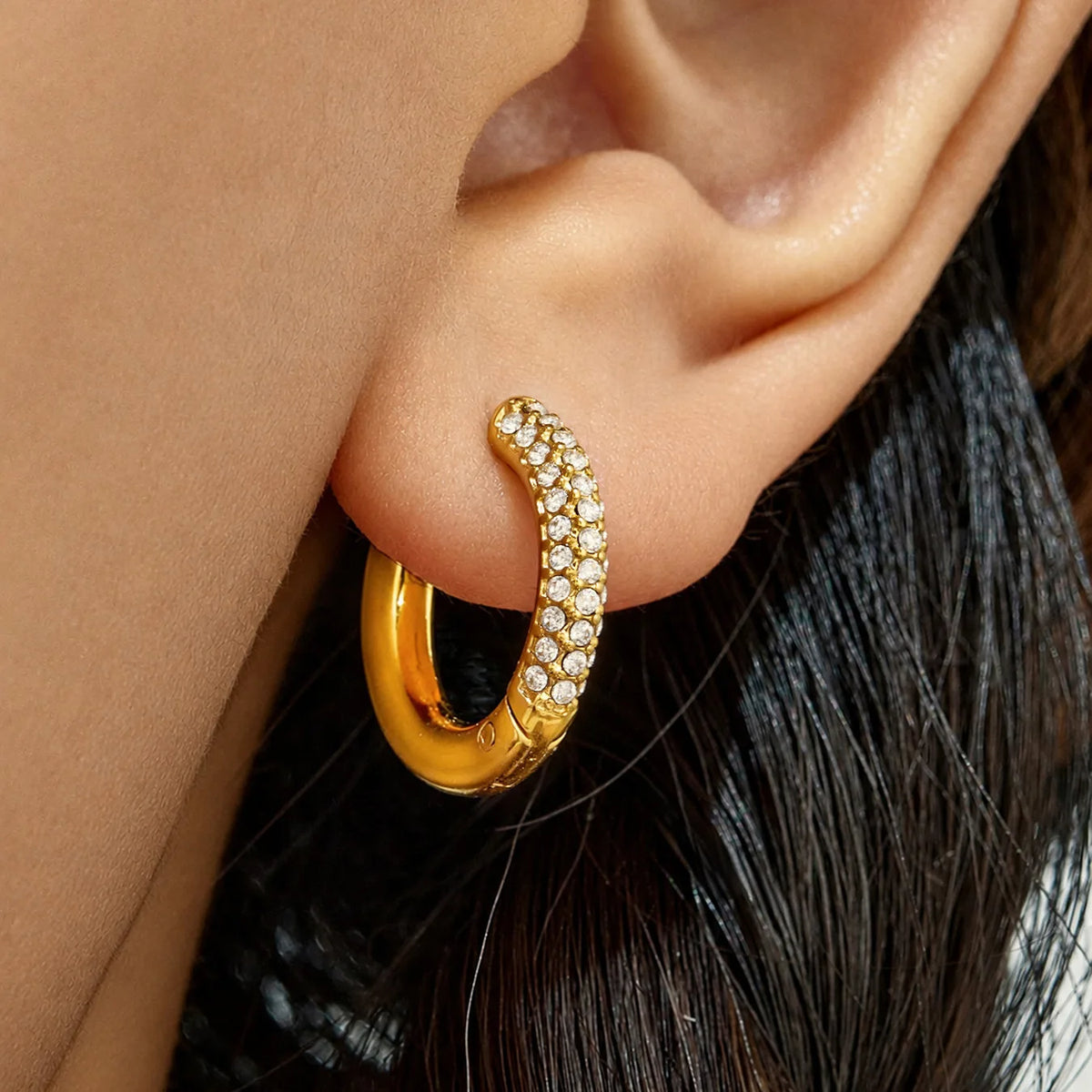316L Stainless Steel Paved Cubic Zirconia Huggie Hoop Earrings 18k Pvd Gold Plated