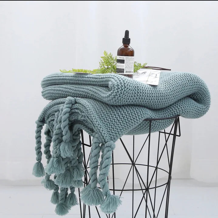Luxury Knit Throw Blanket for Travel Picnic Beach Soft Chunky Cozy Fringed Warm Polyester