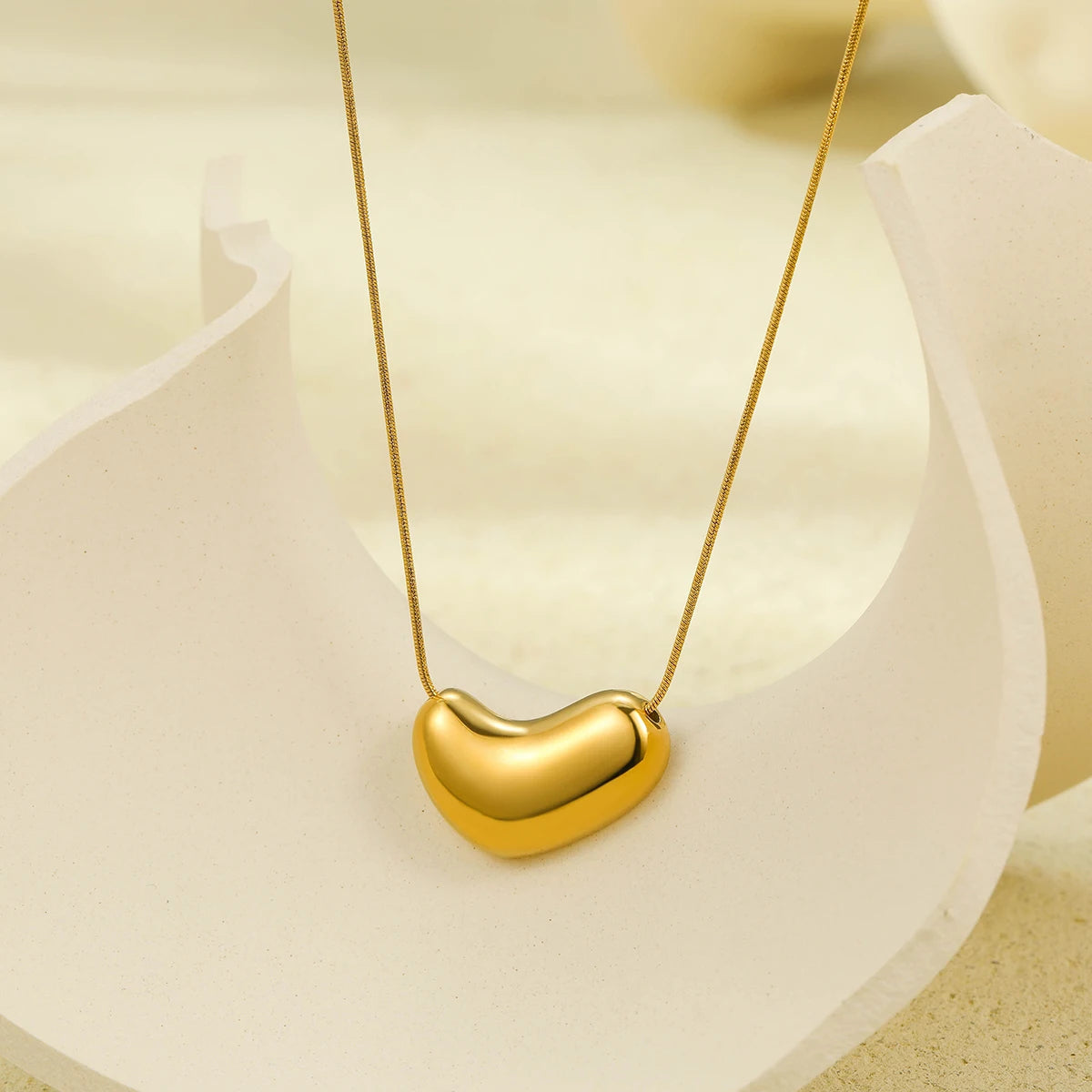 Fashion Custom Stainless Steel Jewelry PVD 18K Gold Plated Waterproof Pendant Necklace