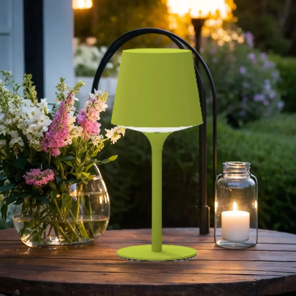 Die-Cast Aluminum Simple Modern Dimmable Rechargeable LED Cordless Table Lamp for Hotel
