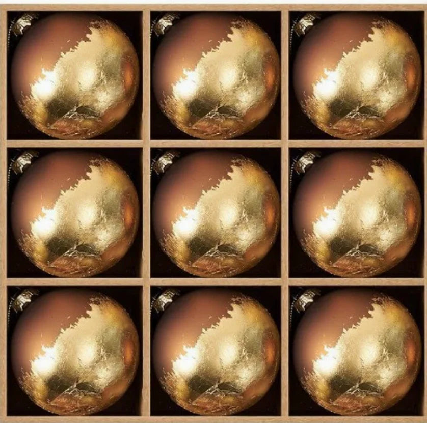 12-Piece Plastic Electroplated Luxury Christmas Ball Set 8cm/6cm Santa Red Gold Green