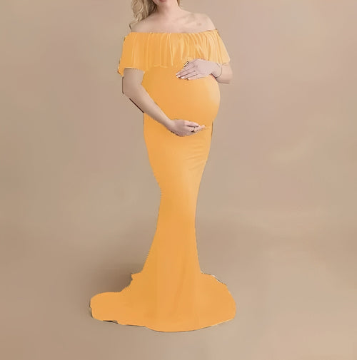 Pregnancy Photoshoot Dress with Flowing Lace Design