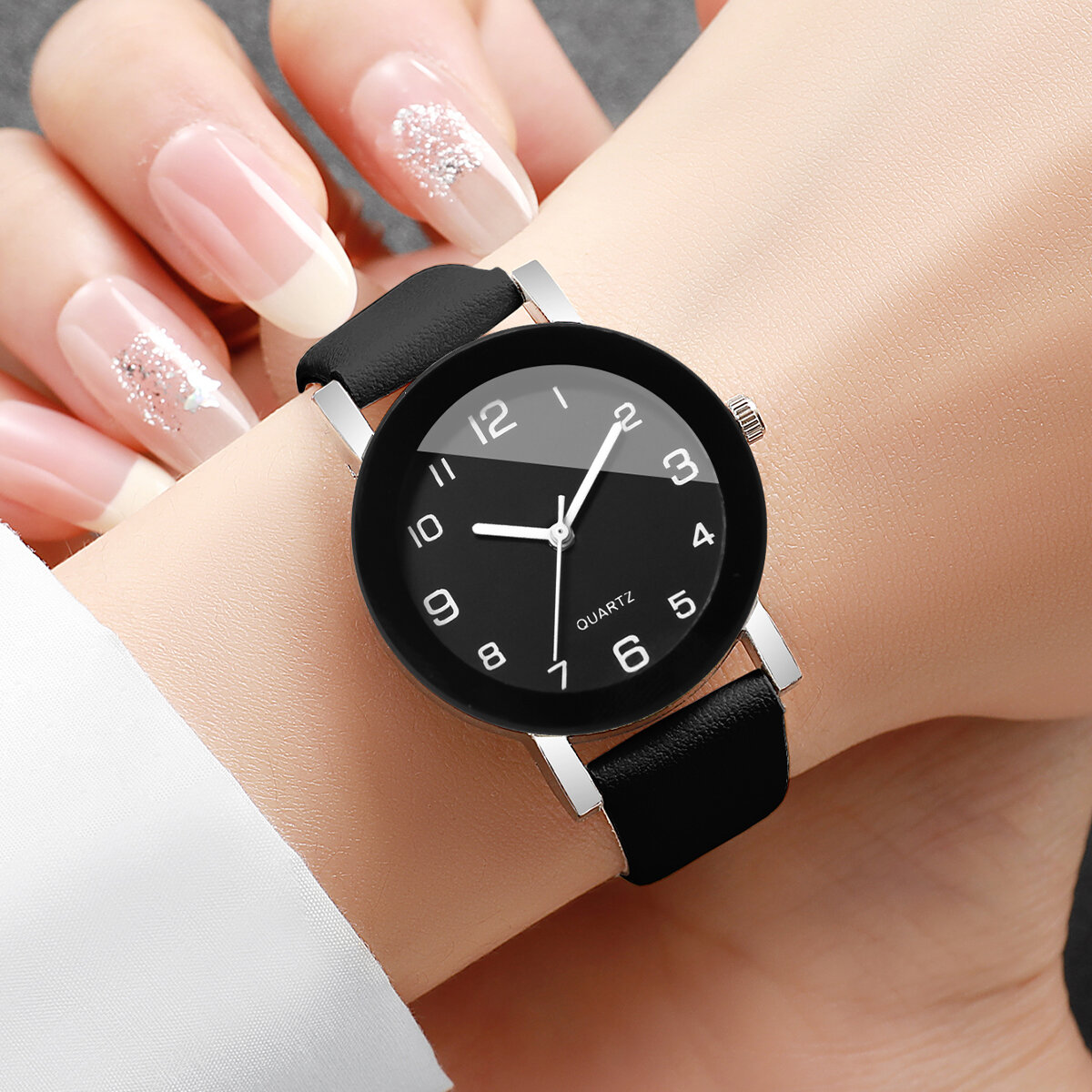 1/2pcs fashion couple's watches leather strap wristwatch men women casual arabic dial quartz watches (without box) 1/2pcs fashion couple's watches leather strap wristwatch men women casual arabic dial quartz watches (without box)